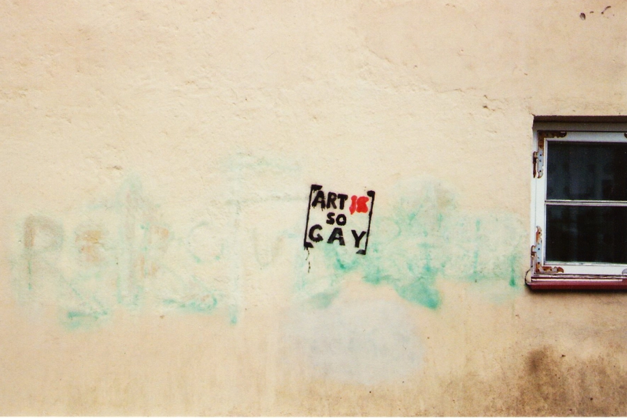 Estonia: Art is so gay ...
